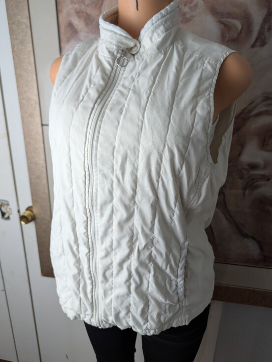 Antigua Jackets & Blazers - Antigua Women's Cream Quilted Sleeveless Vest Size XL